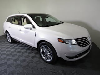 2018 Lincoln MKT Reserve 2LMHJ5AT5JBL01319 2018 Lincoln MKT Reserve