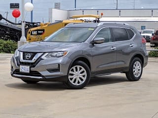 2017 Nissan Rogue S KNMAT2MT0HP573687 2017 Nissan Rogue S
