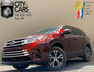 2018 Toyota Highlander LE 5TDBZRFH5JS877310 2018 Toyota Highlander LE
