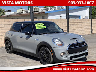 2016 MINI Hardtop 4 Door WMWXU3C58G2D29751 2016 MINI Hardtop 4 Door