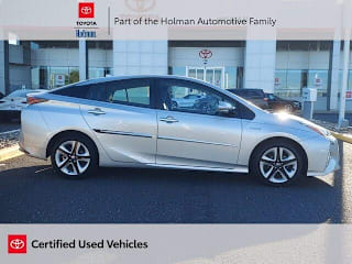 2018 Toyota Prius Four JTDKARFU7J3546573 2018 Toyota Prius Four