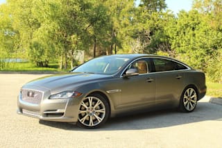 2017 Jaguar XJL Portfolio SAJWA2G73H8W07885 2017 Jaguar XJL Portfolio