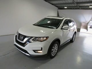 2017 Nissan Rogue SV 5N1AT2MT4HC850246 2017 Nissan Rogue SV