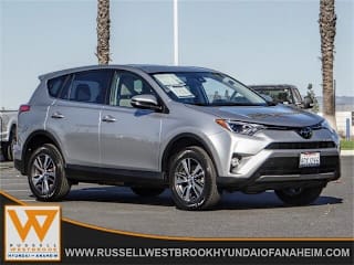 2018 Toyota RAV4 JTMWFREVXJD119220 2018 Toyota RAV4