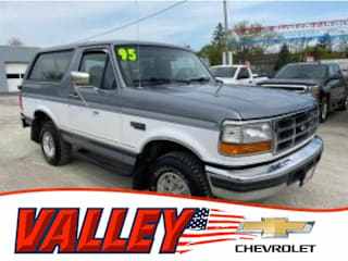 1995 Ford Bronco XLT 1FMEU15H6SLA72302 1995 Ford Bronco XLT