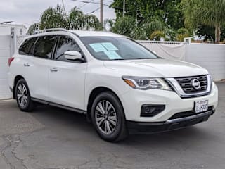 2018 Nissan Pathfinder S 5N1DR2MN0JC617628 2018 Nissan Pathfinder S