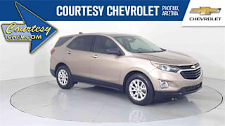 2018 Chevrolet Equinox LS 2GNAXHEV2J6182884 2018 Chevrolet Equinox LS