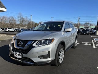 2017 Nissan Rogue S KNMAT2MV7HP562722 2017 Nissan Rogue S