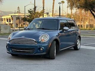 2011 MINI Cooper Clubman WMWZF3C50BTY00438 2011 MINI Cooper Clubman