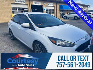 2017 Ford Focus 1FADP3FE5HL275347 2017 Ford Focus