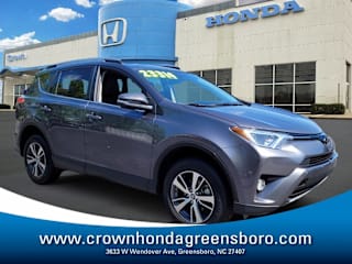 2018 Toyota RAV4 XLE JTMWFREV7JJ194877 2018 Toyota RAV4 XLE