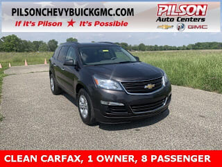 2017 Chevrolet Traverse LS 1GNKRFKD6HJ299590 2017 Chevrolet Traverse LS