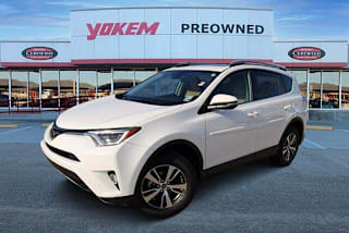 2017 Toyota RAV4 JTMWFREV7HJ702999 2017 Toyota RAV4