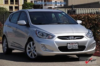 2013 Hyundai Accent SE KMHCU5AE4DU064805 2013 Hyundai Accent SE