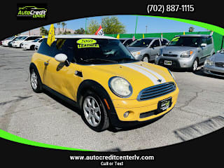 2009 MINI Cooper Base WMWMF33549TW73035 2009 MINI Cooper Base