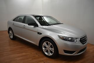 2016 Ford Taurus SE 1FAHP2D82GG103261 2016 Ford Taurus SE