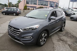 2018 Hyundai Tucson Value KM8J3CA22JU675240 2018 Hyundai Tucson Value