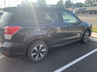 2018 Subaru Forester 2.5i Premium JF2SJAGC6JH521496 2018 Subaru Forester 2.5i Premium