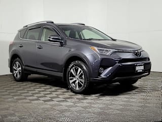2018 Toyota RAV4 XLE JTMRFREVXJJ729004 2018 Toyota RAV4 XLE