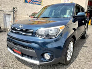 2017 Kia Soul + KNDJP3A58H7423391 2017 Kia Soul +