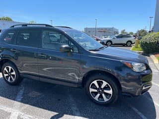 2018 Subaru Forester 2.5i Premium JF2SJAEC8JH405266 2018 Subaru Forester 2.5i Premium