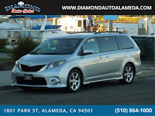 2013 Toyota Sienna SE 8-Passenger 5TDXK3DC8DS358612 2013 Toyota Sienna SE 8-Passenger