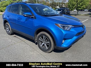 2017 Toyota RAV4 XLE JTMRFREV8HD215791 2017 Toyota RAV4 XLE