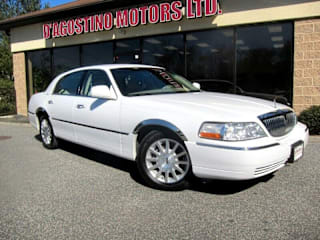 2006 Lincoln Town Car Signature 1LNHM81VX6Y646667 2006 Lincoln Town Car Signature