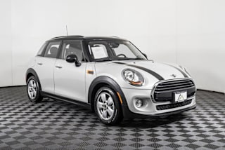 2018 MINI Hardtop 4 Door WMWXU1C52J2F80602 2018 MINI Hardtop 4 Door