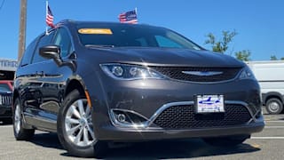 2018 Chrysler Pacifica Touring L 2C4RC1BG9JR294701 2018 Chrysler Pacifica Touring L