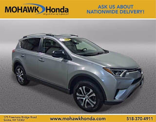 2018 Toyota RAV4 LE JTMBFREV9JJ208616 2018 Toyota RAV4 LE