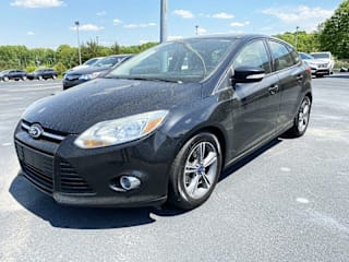 2014 Ford Focus SE 1FADP3K25EL409765 2014 Ford Focus SE