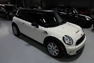 2011 MINI Cooper WMWSV3C56BTY15174 2011 MINI Cooper