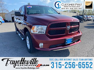 2018 Ram Pickup 1500 1C6RR7FG7JS282502 2018 Ram Pickup 1500