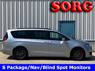 2018 Chrysler Pacifica Touring L 2C4RC1BG3JR258650 2018 Chrysler Pacifica Touring L