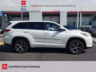 2017 Toyota Highlander LE 5TDBZRFH8HS477090 2017 Toyota Highlander LE