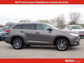 2018 Toyota Highlander XLE 5TDJZRFH2JS562427 2018 Toyota Highlander XLE