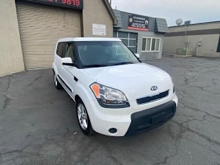 2011 Kia Soul ! KNDJT2A26B7296417 2011 Kia Soul !