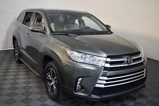 2019 Toyota Highlander LE 5TDZARFH0KS043954 2019 Toyota Highlander LE