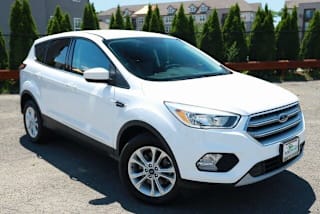 2017 Ford Escape SE 1FMCU9GD4HUE55464 2017 Ford Escape SE