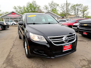 2011 Volkswagen Tiguan S WVGAV7AX7BW521349 2011 Volkswagen Tiguan S