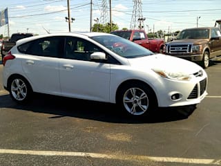 2014 Ford Focus SE 1FADP3K22EL132931 2014 Ford Focus SE