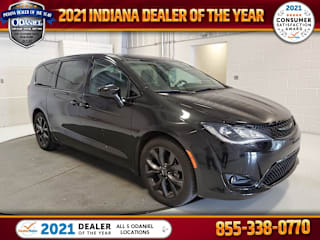 2018 Chrysler Pacifica Touring Plus 2C4RC1FGXJR235165 2018 Chrysler Pacifica Touring Plus
