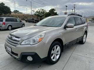 2014 Subaru Outback 2.5i Premium 4S4BRBCC2E3252706 2014 Subaru Outback 2.5i Premium