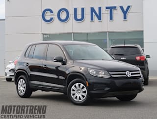 2017 Volkswagen Tiguan 2.0T Limited S WVGAV7AX4HK047036 2017 Volkswagen Tiguan 2.0T Limited S