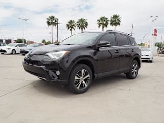 2018 Toyota RAV4 XLE 2T3WFREV1JW479866 2018 Toyota RAV4 XLE