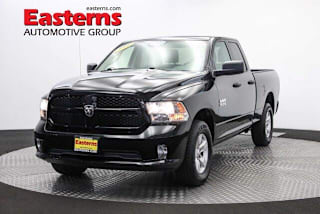 2018 Ram Pickup 1500 Express 1C6RR7FG0JS137320 2018 Ram Pickup 1500 Express