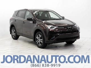 2018 Toyota RAV4 LE 2T3BFREV1JW846375 2018 Toyota RAV4 LE
