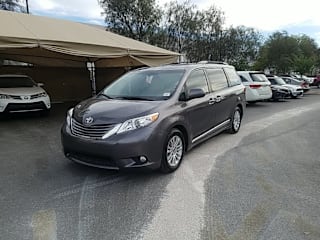 2016 Toyota Sienna XLE 8-Passenger 5TDYK3DC0GS765932 2016 Toyota Sienna XLE 8-Passenger