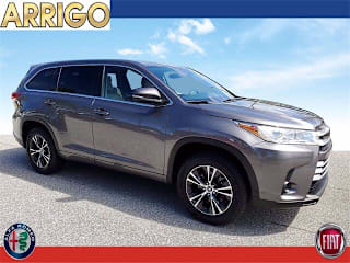 2018 Toyota Highlander LE 5TDZZRFH1JS287541 2018 Toyota Highlander LE